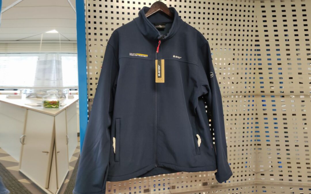 Kurtka softshell z logo
